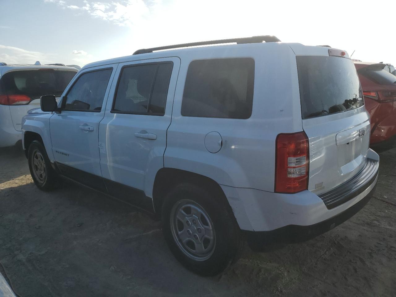 VIN 1C4NJPBA0FD341143 2015 JEEP PATRIOT no.2