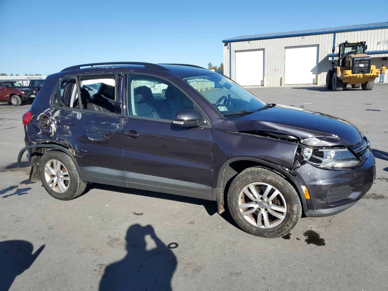 2016 Volkswagen Tiguan - Image 4