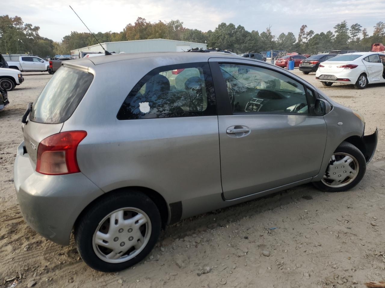 2008 Toyota Yaris - Image 3