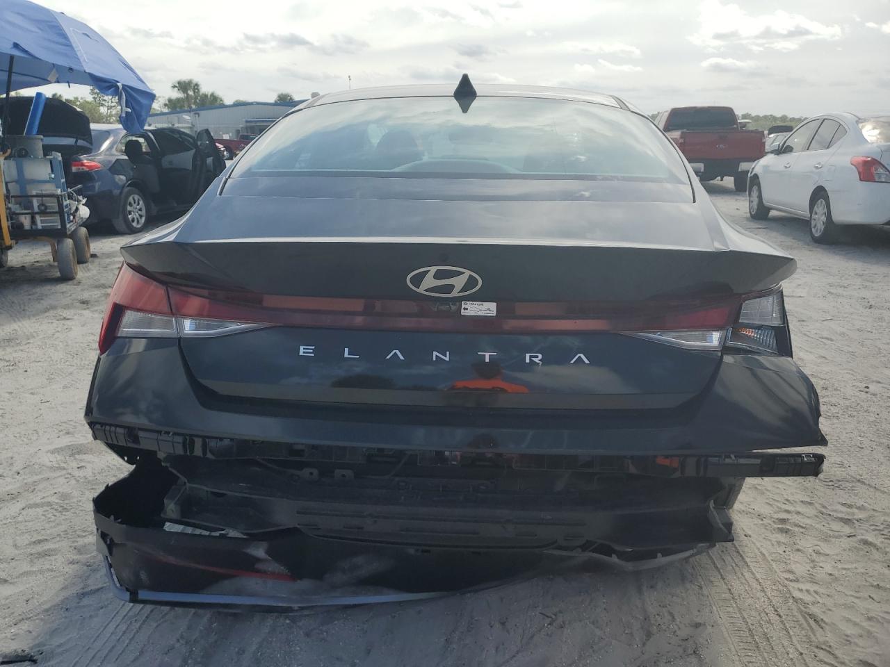 2024 Hyundai Elantra - Image 6