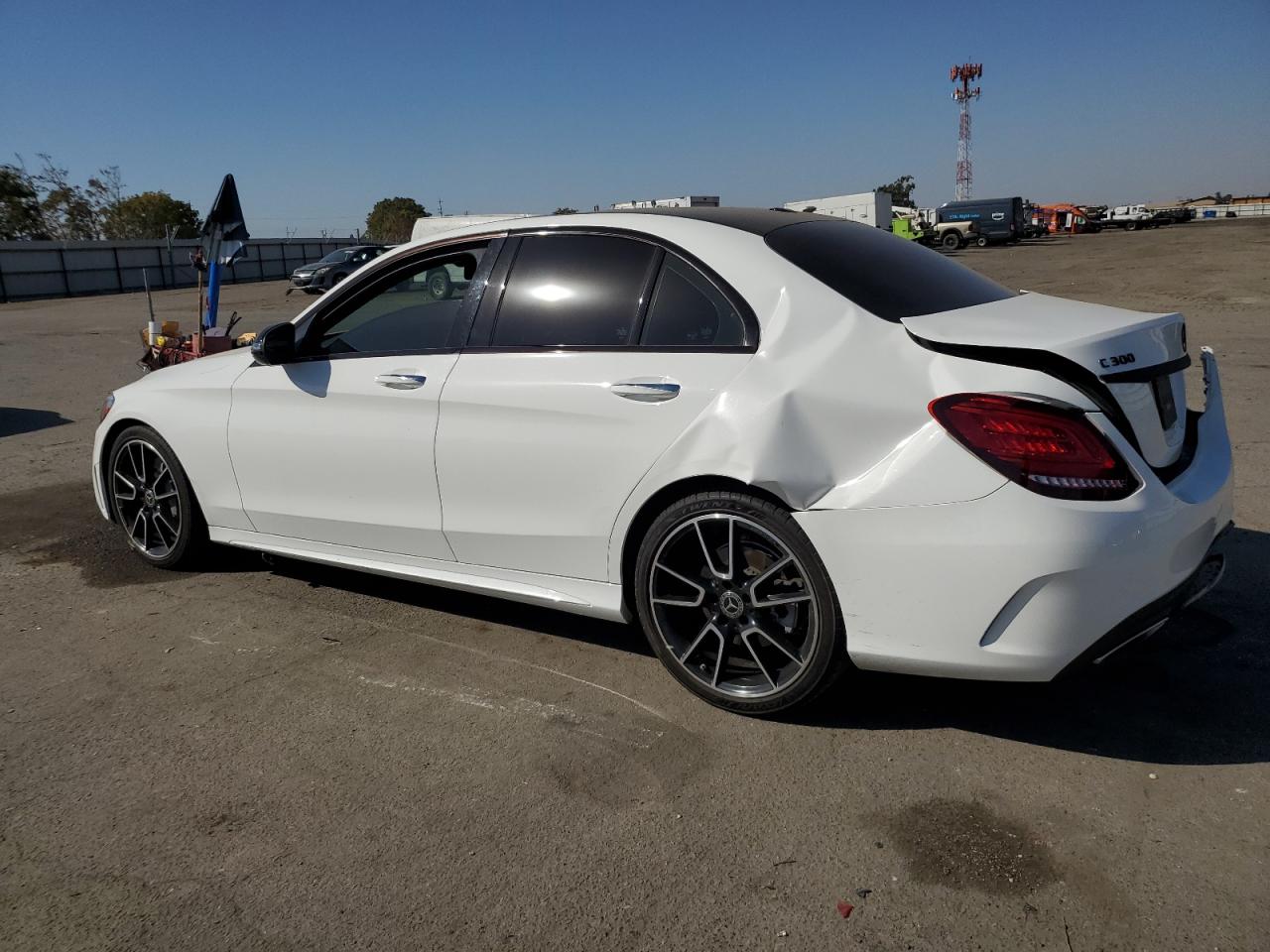 55SWF8DBXKU322117 2017 MERCEDES-BENZ C CLASS - Image 2