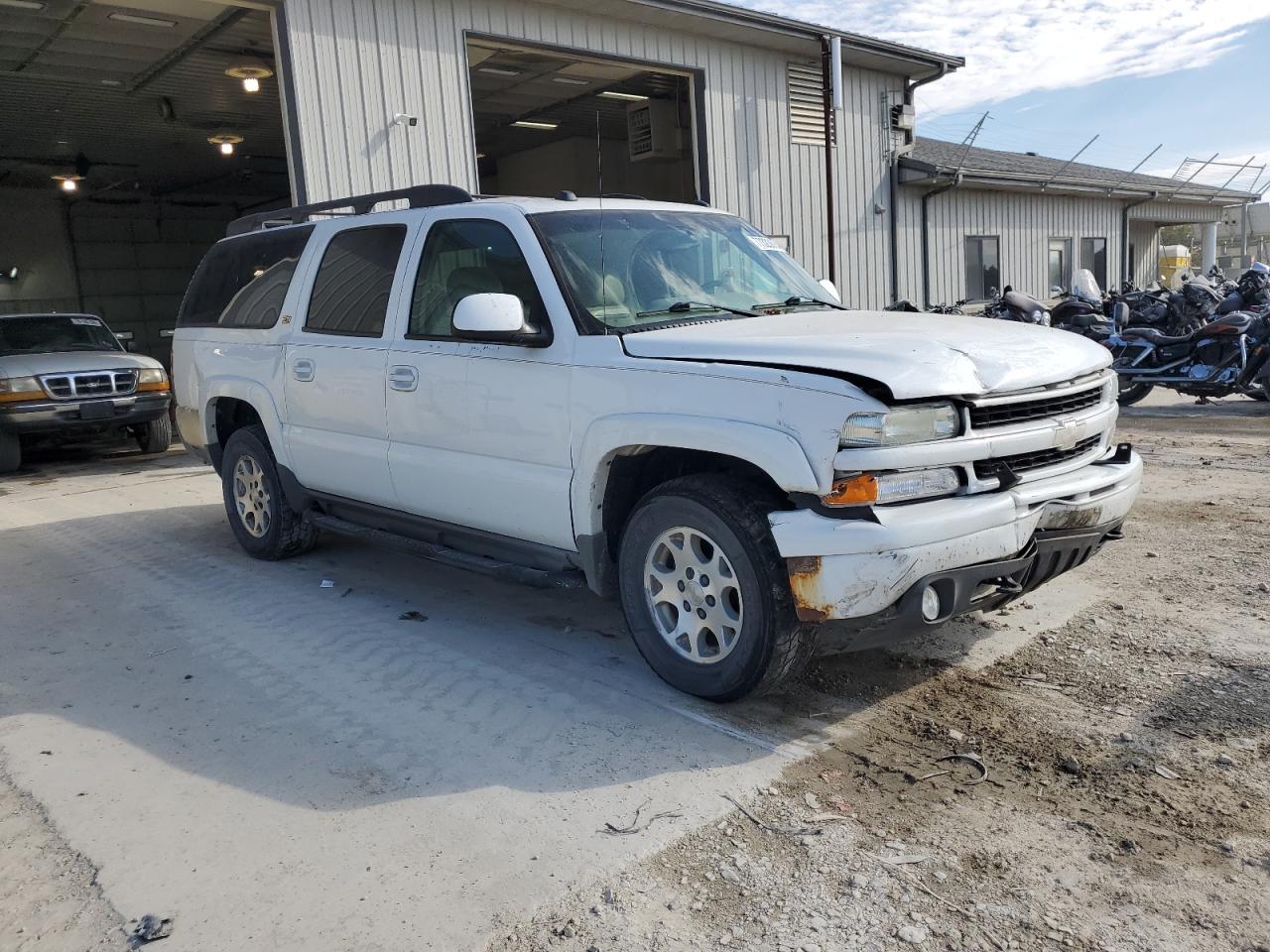 2004 Chevrolet Suburban - Image 4