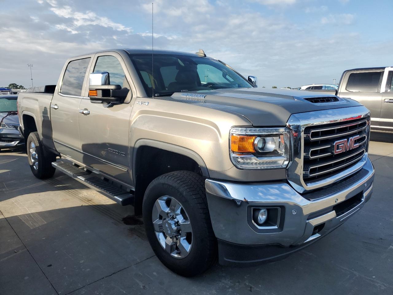 2017 GMC Sierra - Image 4