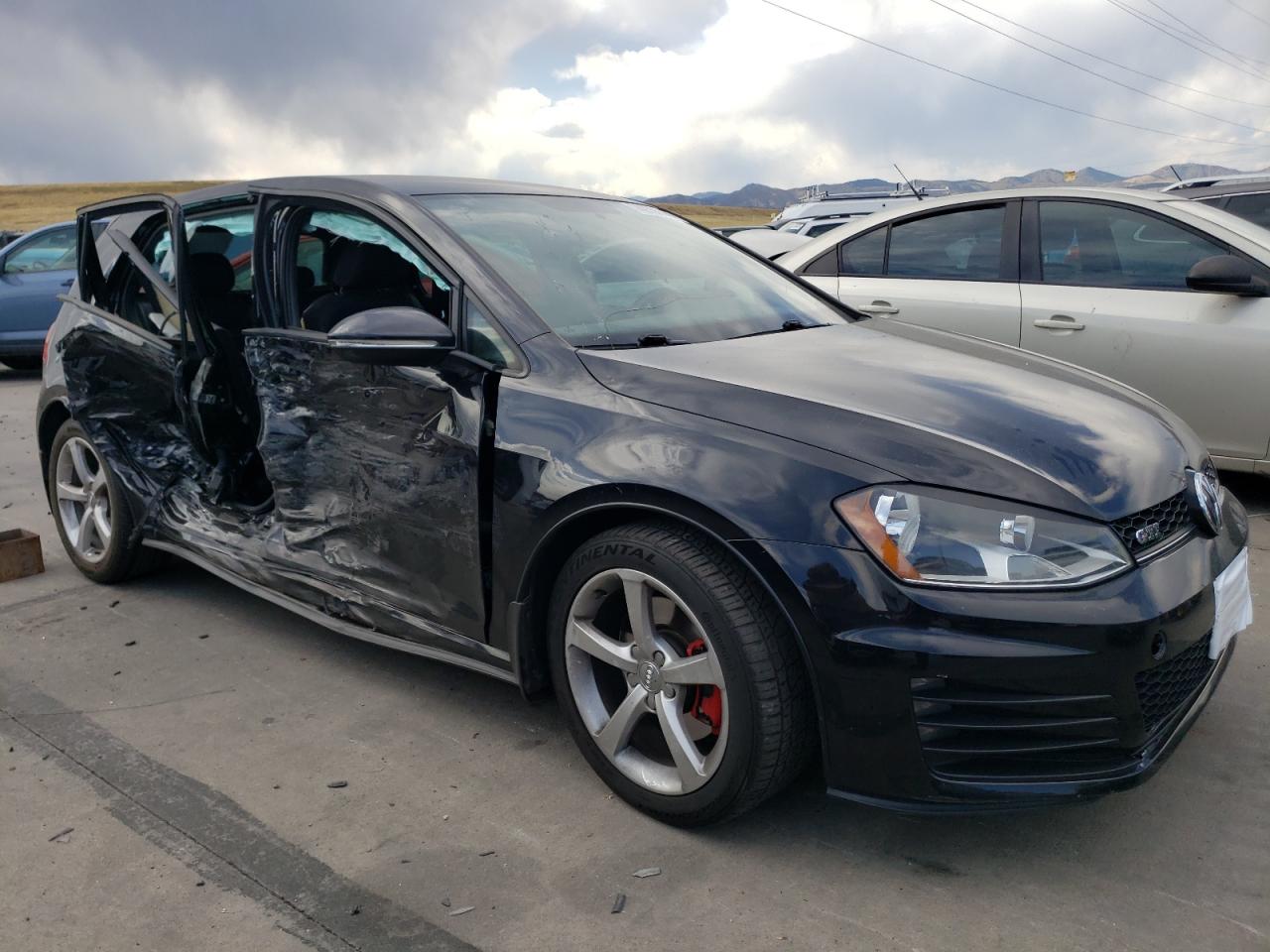 2017 Volkswagen GTI - Image 4