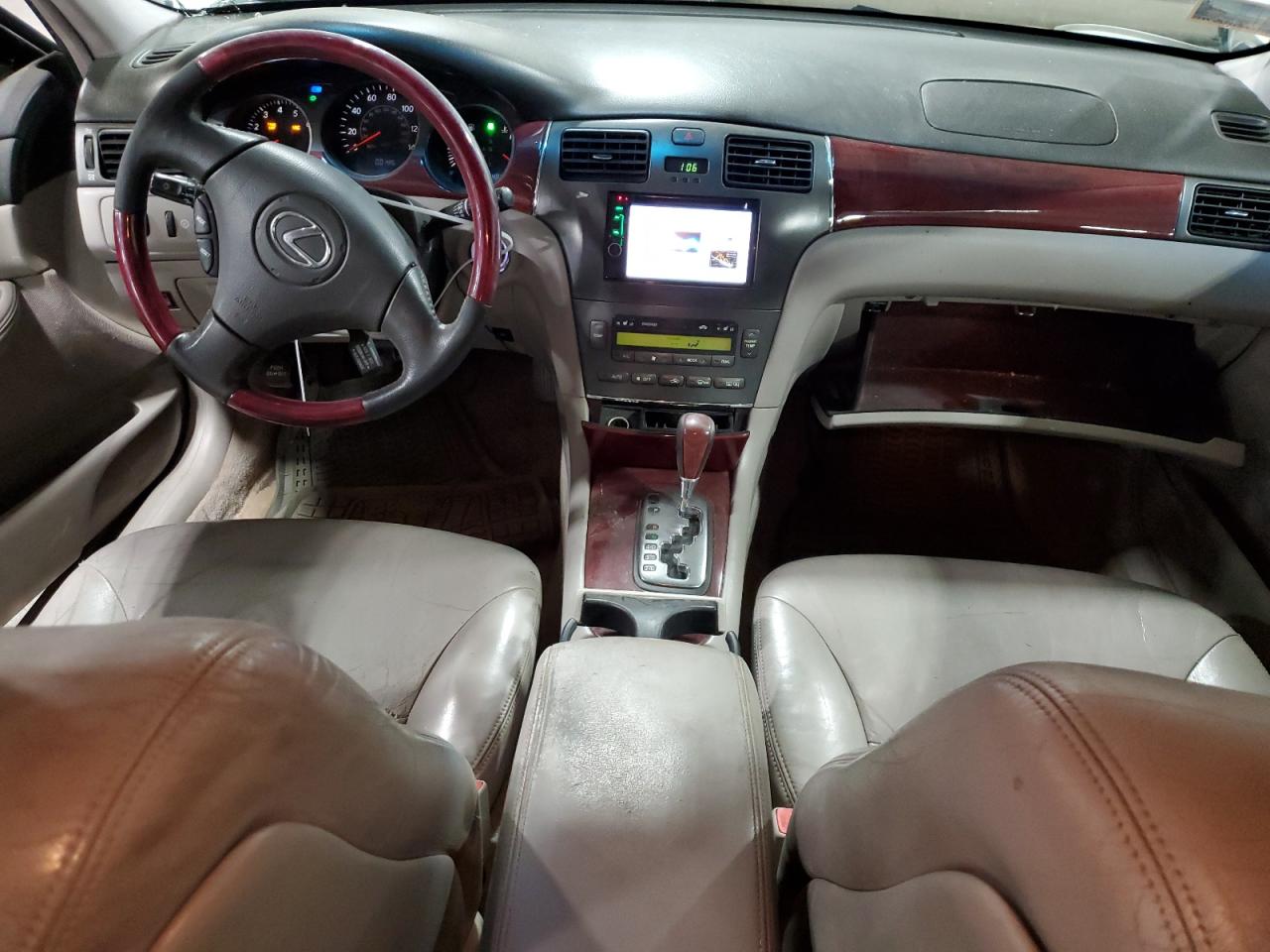 2003 Lexus ES - Image 8
