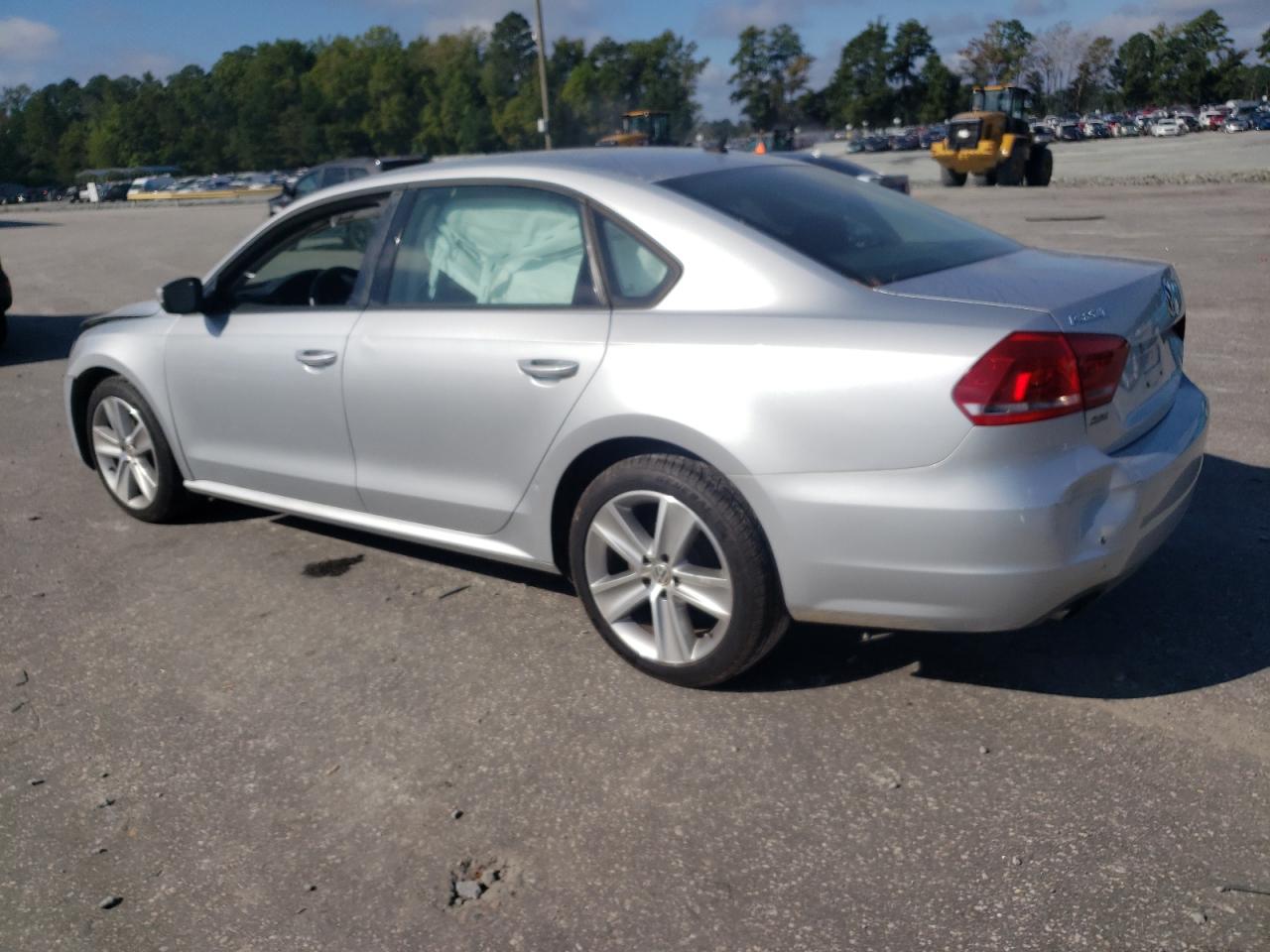 1VWAT7A39FC005621 2015 VOLKSWAGEN PASSAT - Image 2