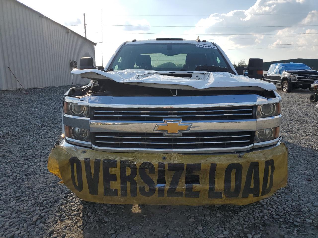 2017 Chevrolet Silverado - Image 5