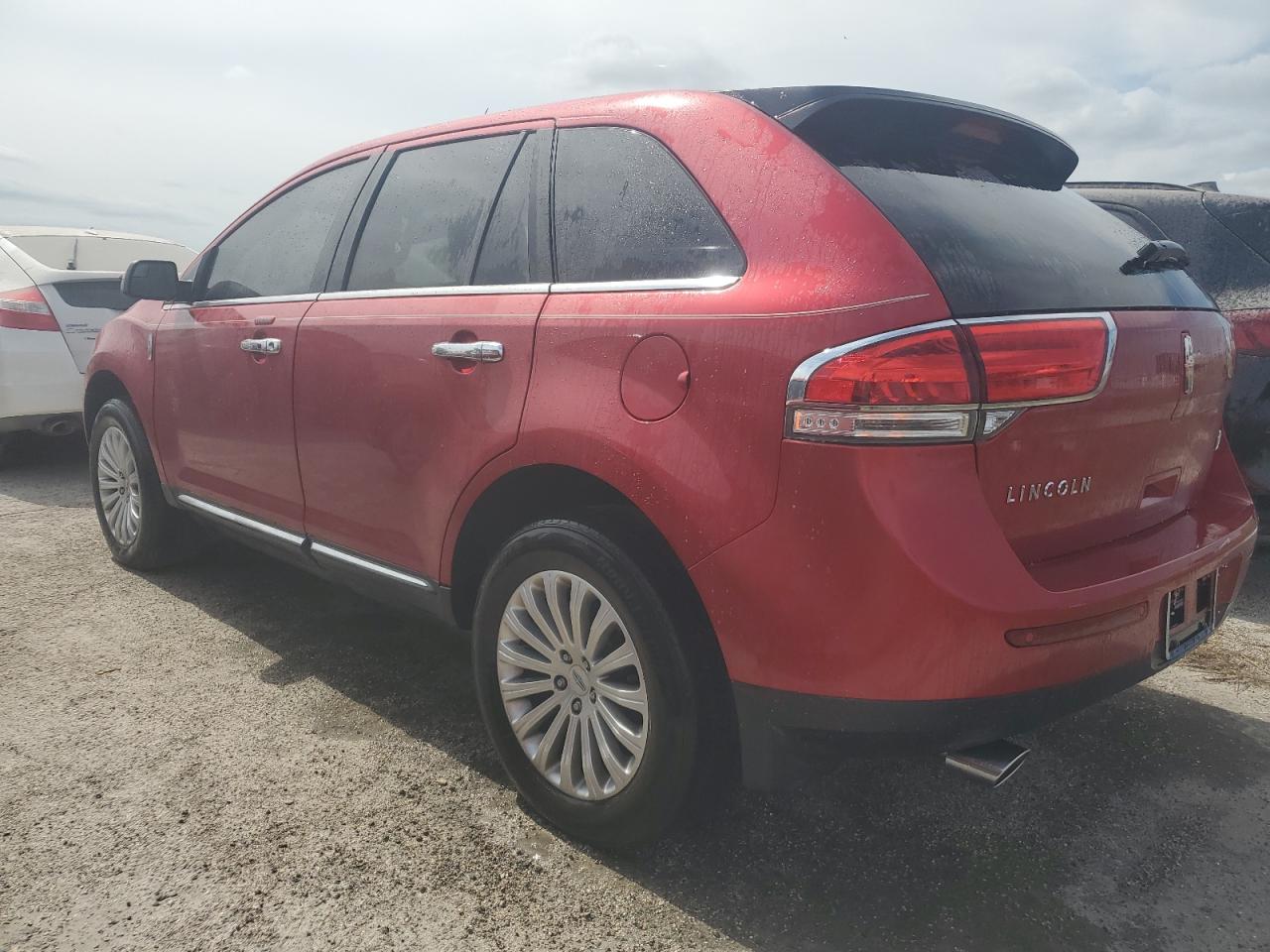 2012 Lincoln MKX - Image 2