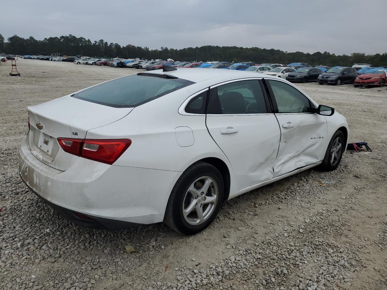 2016 Chevrolet Malibu - Image 3