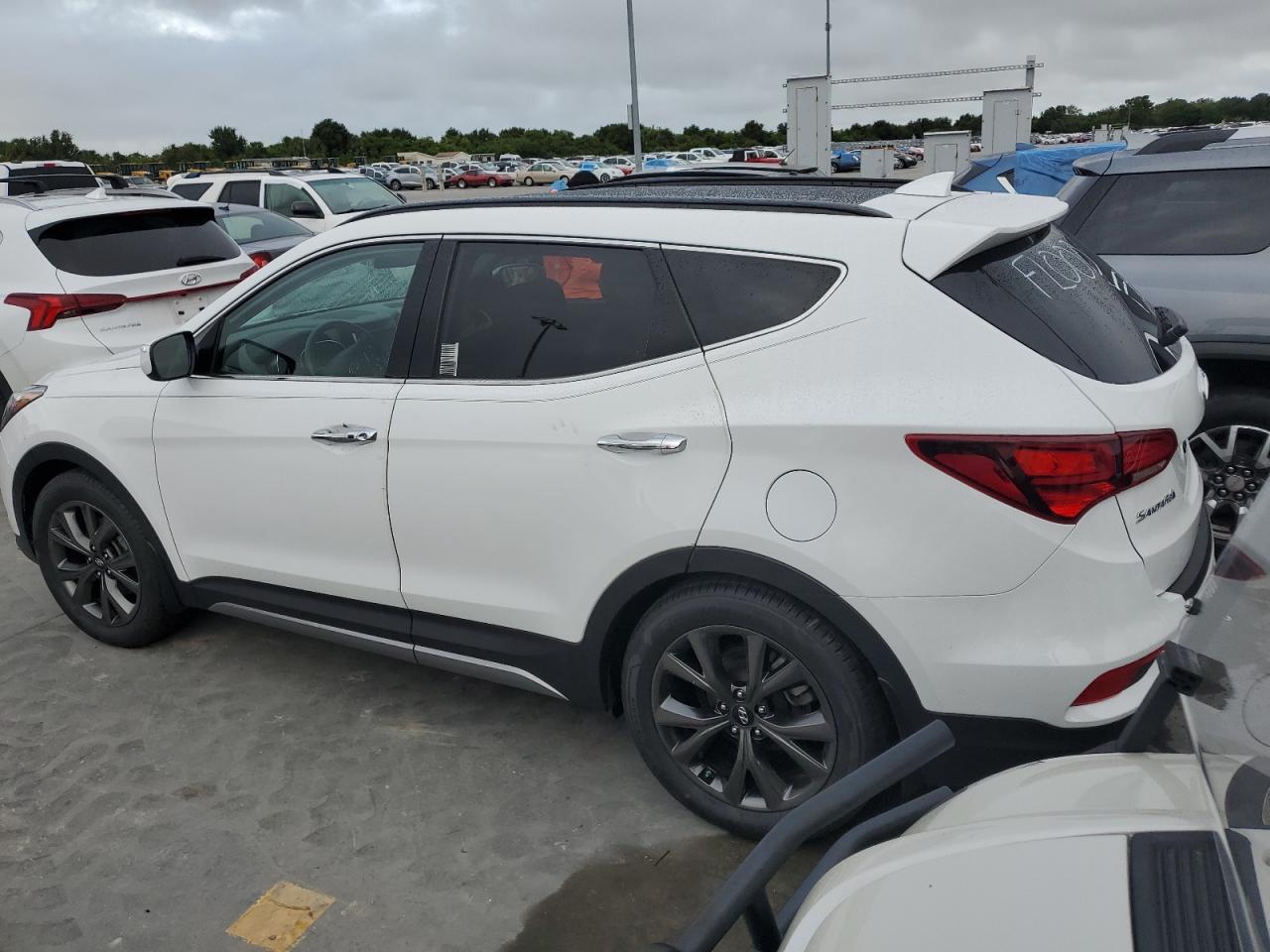 5XYZW4LA7HG485096 2017 HYUNDAI SANTA FE - Image 2