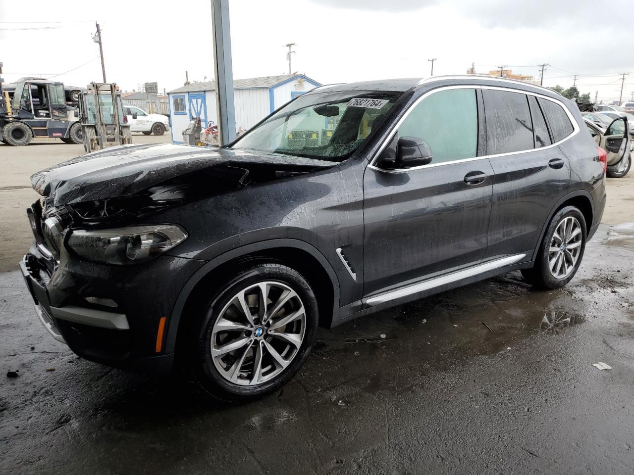 VIN 5UXTR7C56KLF37218 2019 BMW X3 no.1