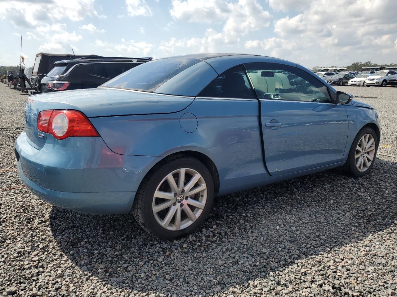 2009 Volkswagen Eos - Image 3