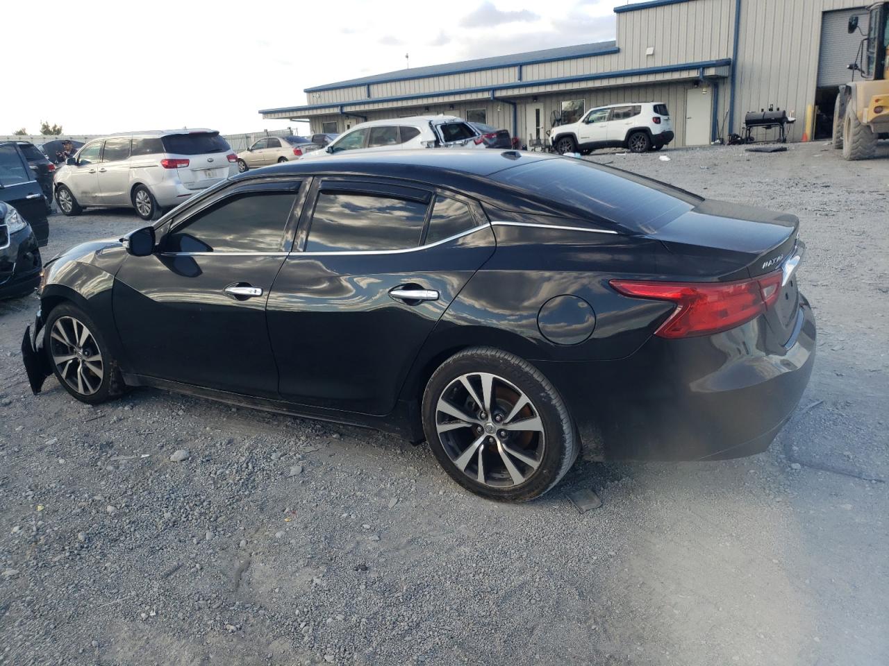 2017 Nissan Maxima - Image 2