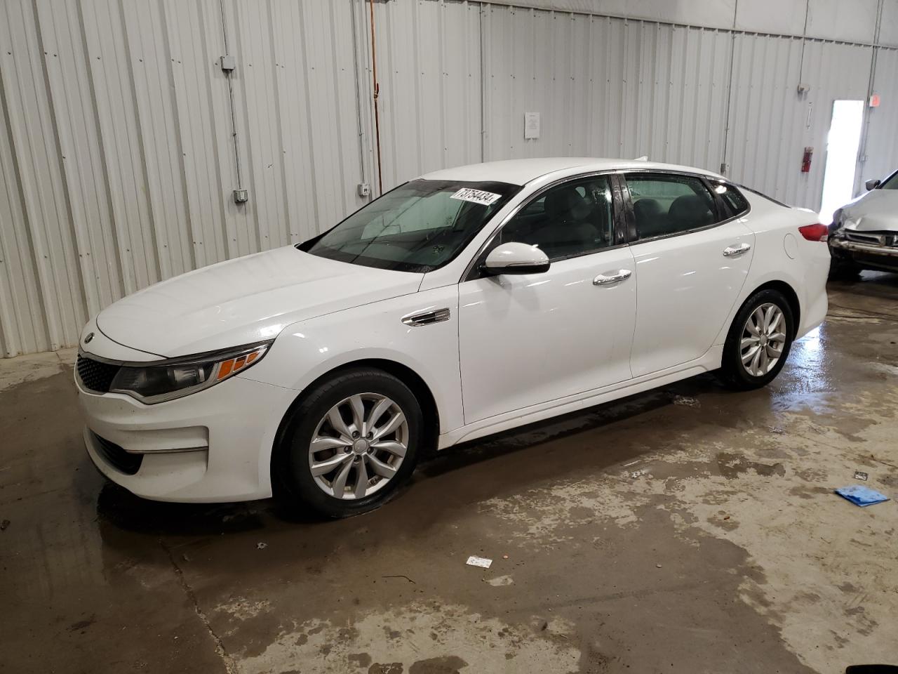 5XXGT4L36HG168223 2017 KIA OPTIMA - Image 1