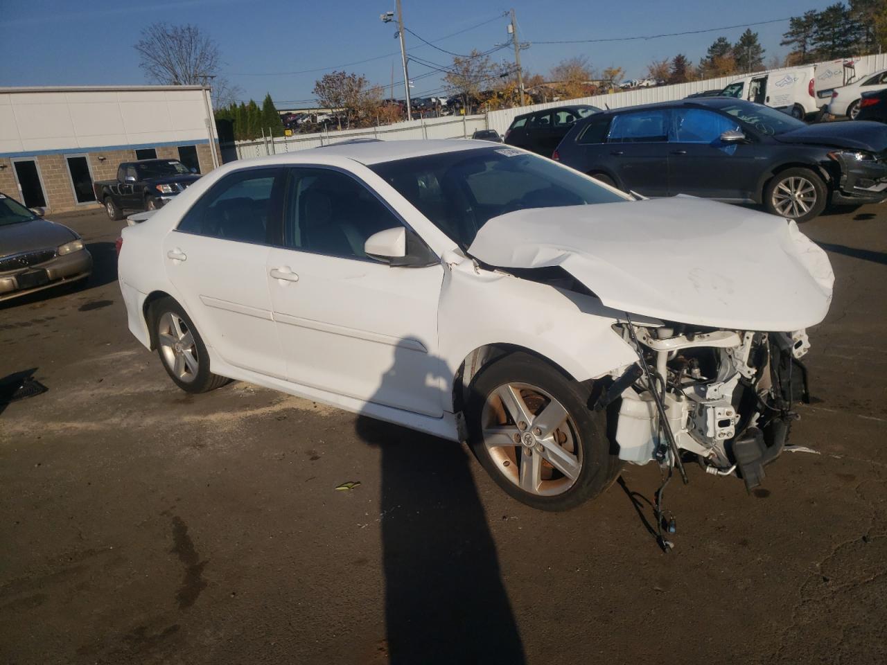 VIN 4T1BF1FKXDU643388 2013 TOYOTA CAMRY no.4