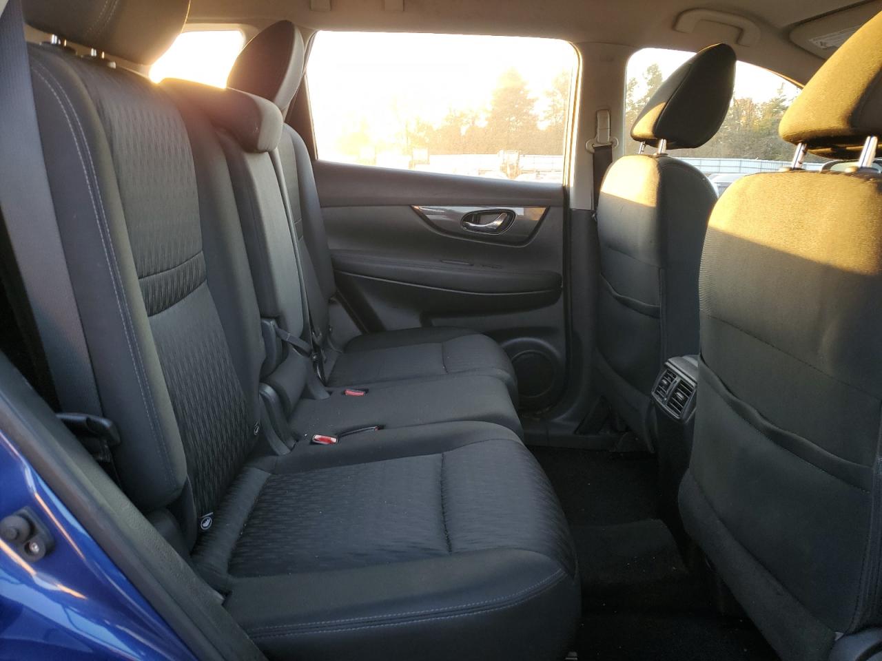 2018 Nissan Rogue - Image 11