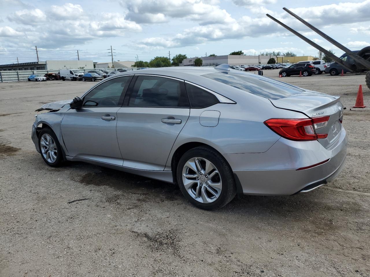 1HGCV1F15KA006878 2019 HONDA ACCORD - Image 2