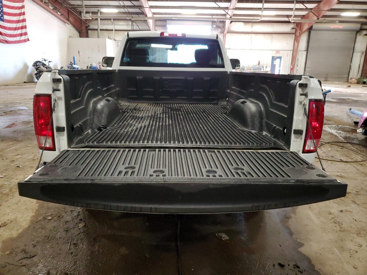 2020 Ram 1500 Classic Tradesman VIN: 3C6JR7DT6LG242502 Lot: 76476194