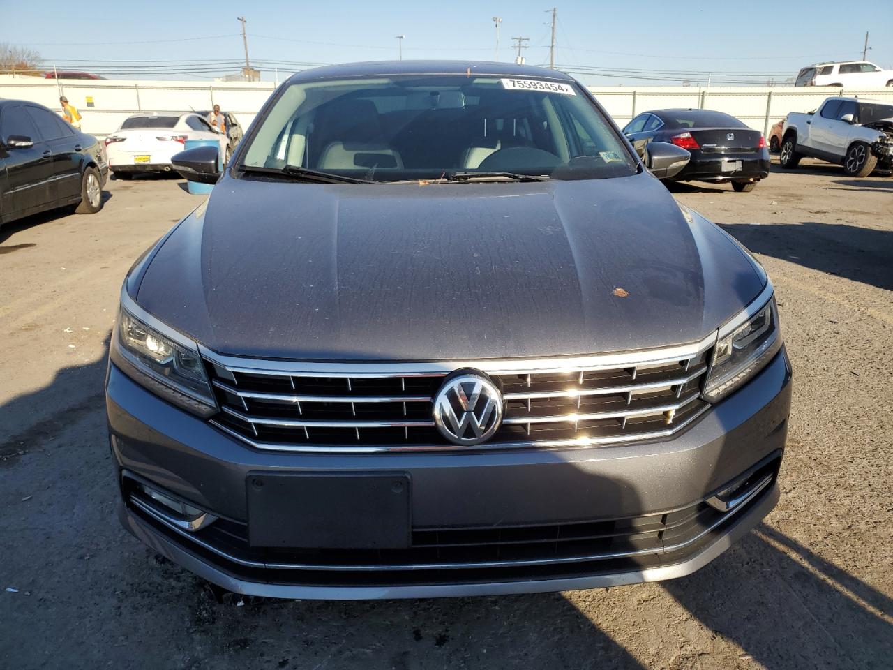 2016 Volkswagen Passat - Image 5