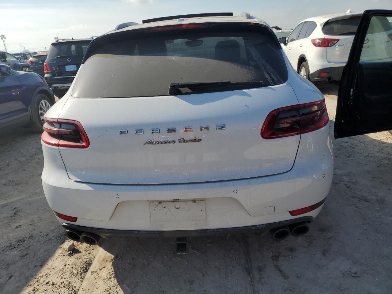 WP1AF2A57HLB61835 2017 Porsche Macan Turbo