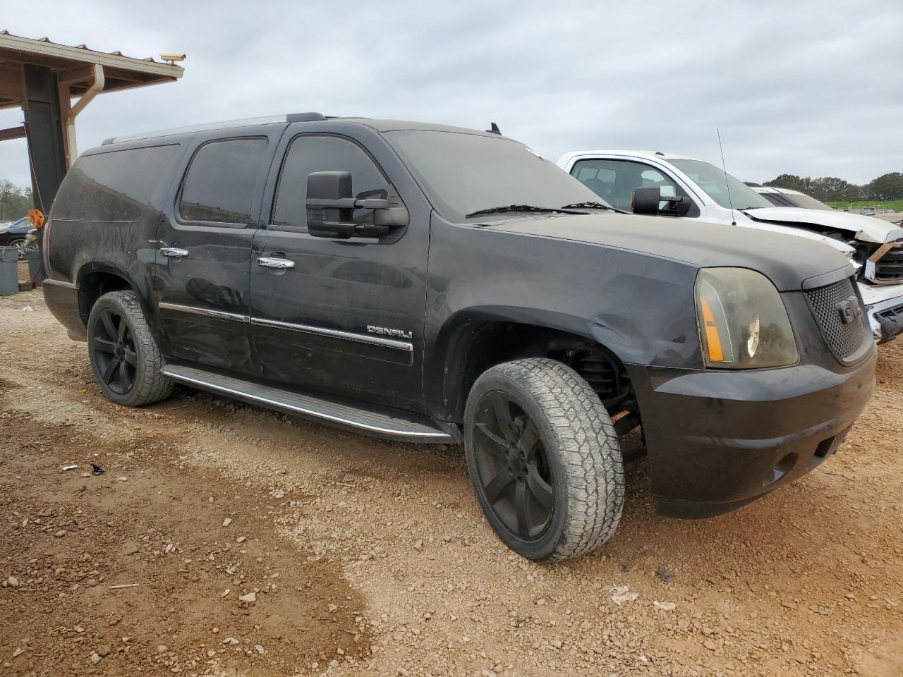 2011 GMC Yukon - Image 4