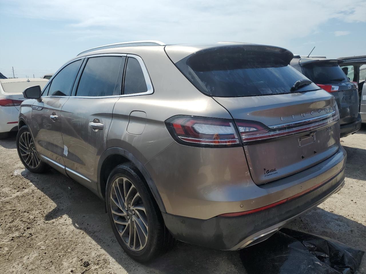 2020 Lincoln Nautilus - Image 2