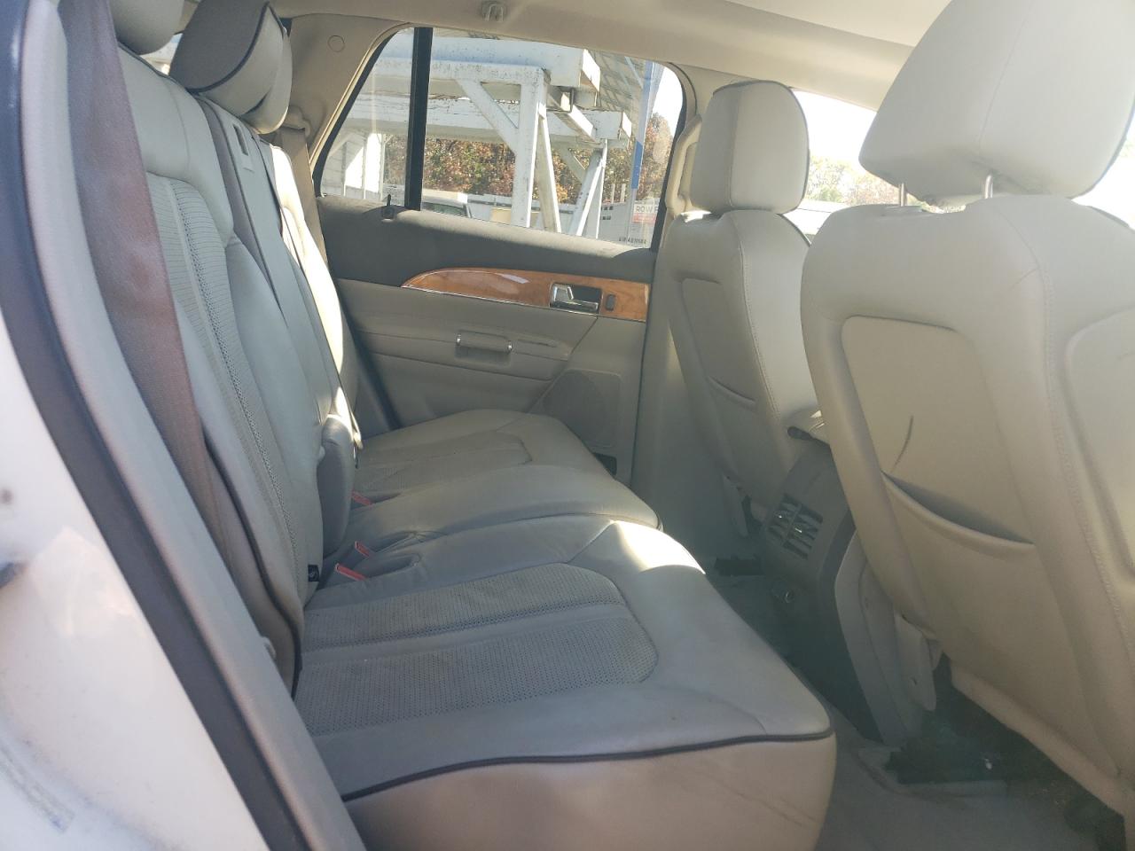 2013 Lincoln MKX - Image 11