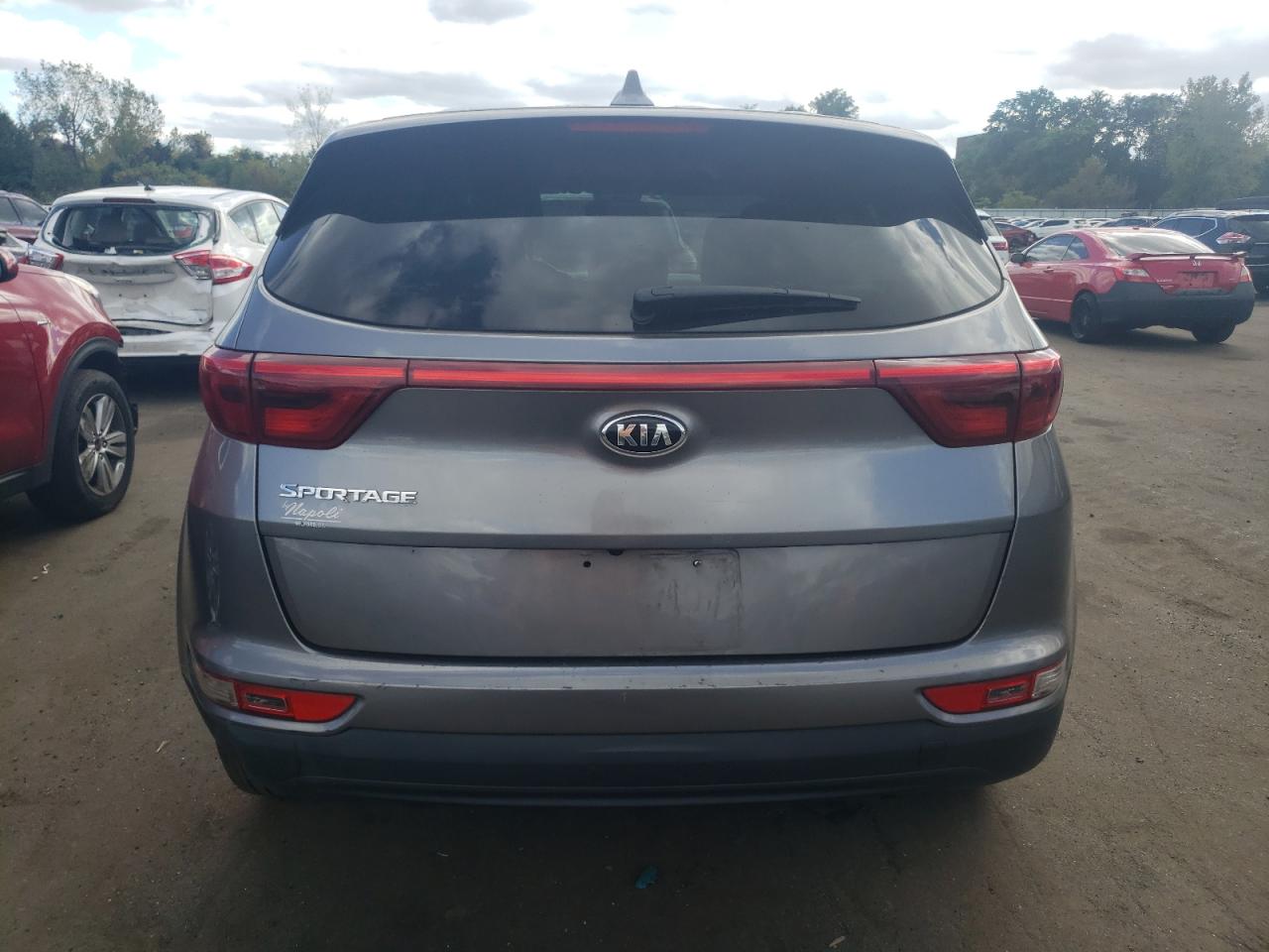 KNDPMCAC8J7365595 2018 Kia Sportage Lx