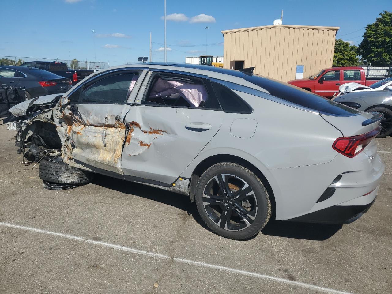 2021 Kia K5 - Image 2