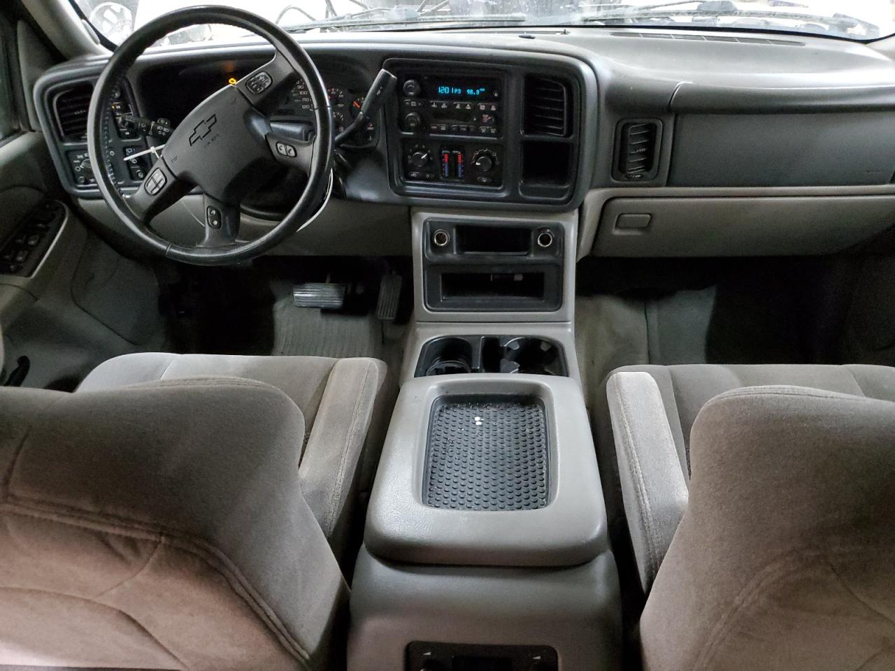 2005 Chevrolet Tahoe - Image 8