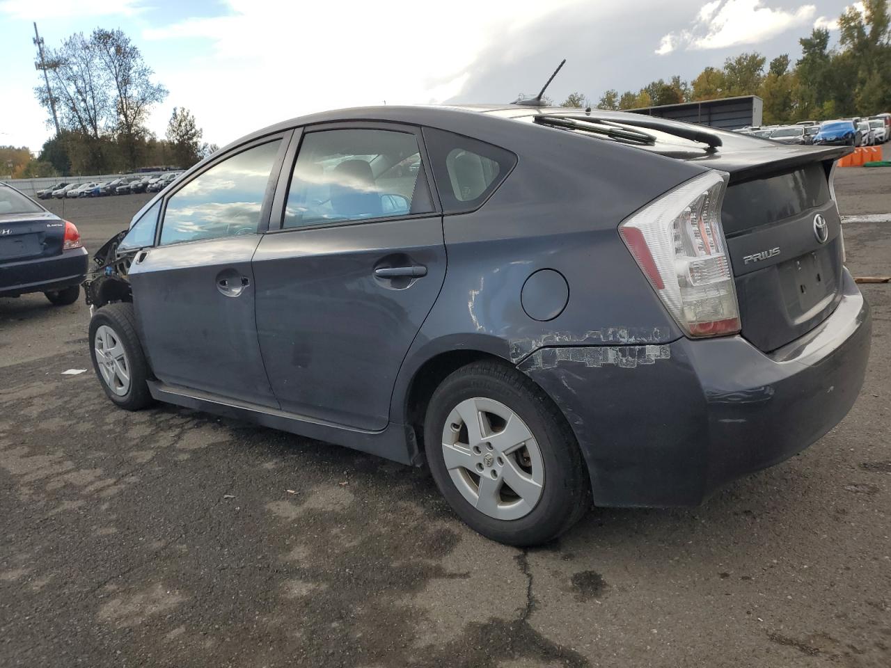 2010 Toyota Prius - Image 2