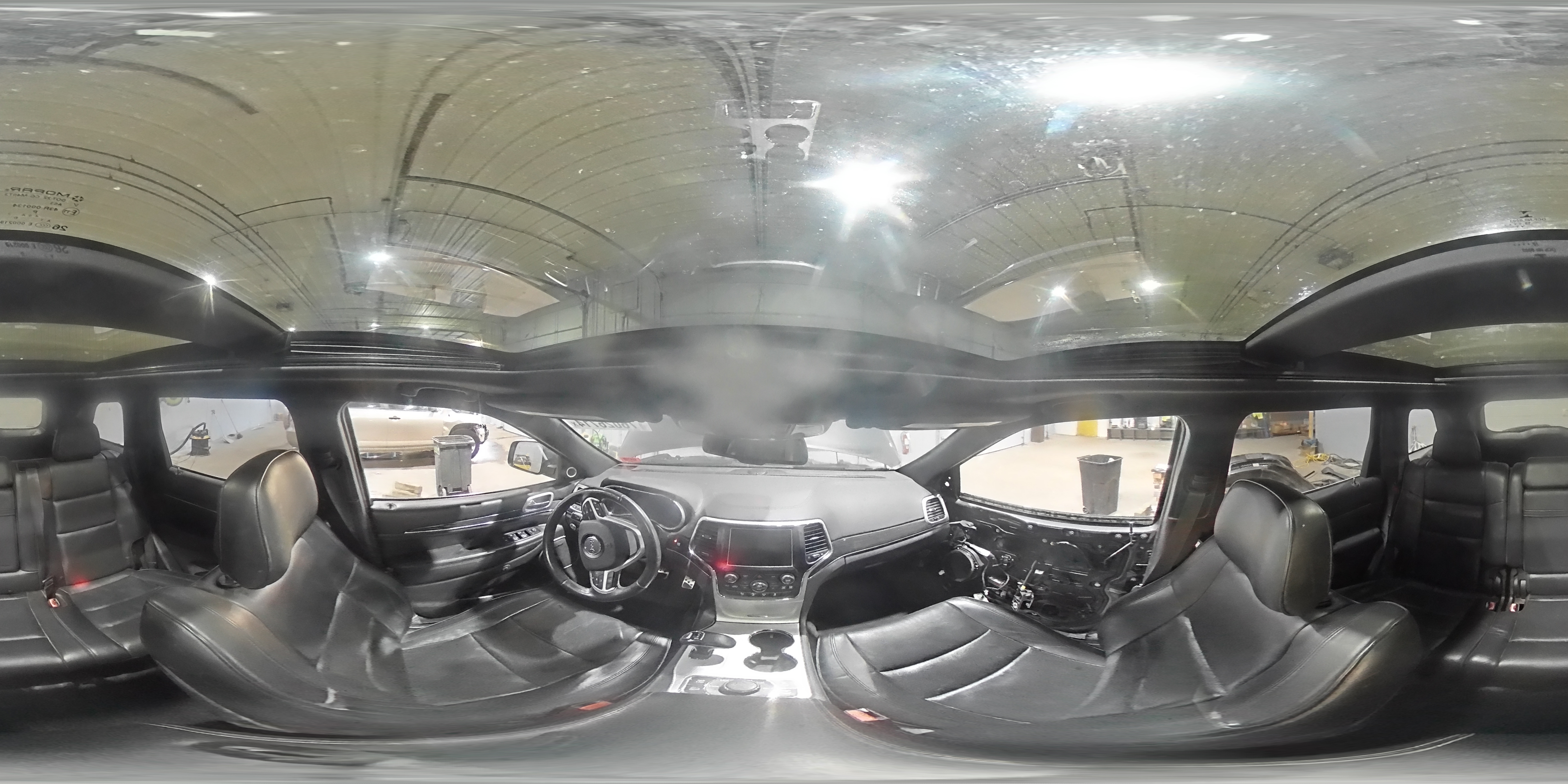 2015 Jeep Grand Cherokee - Image 16