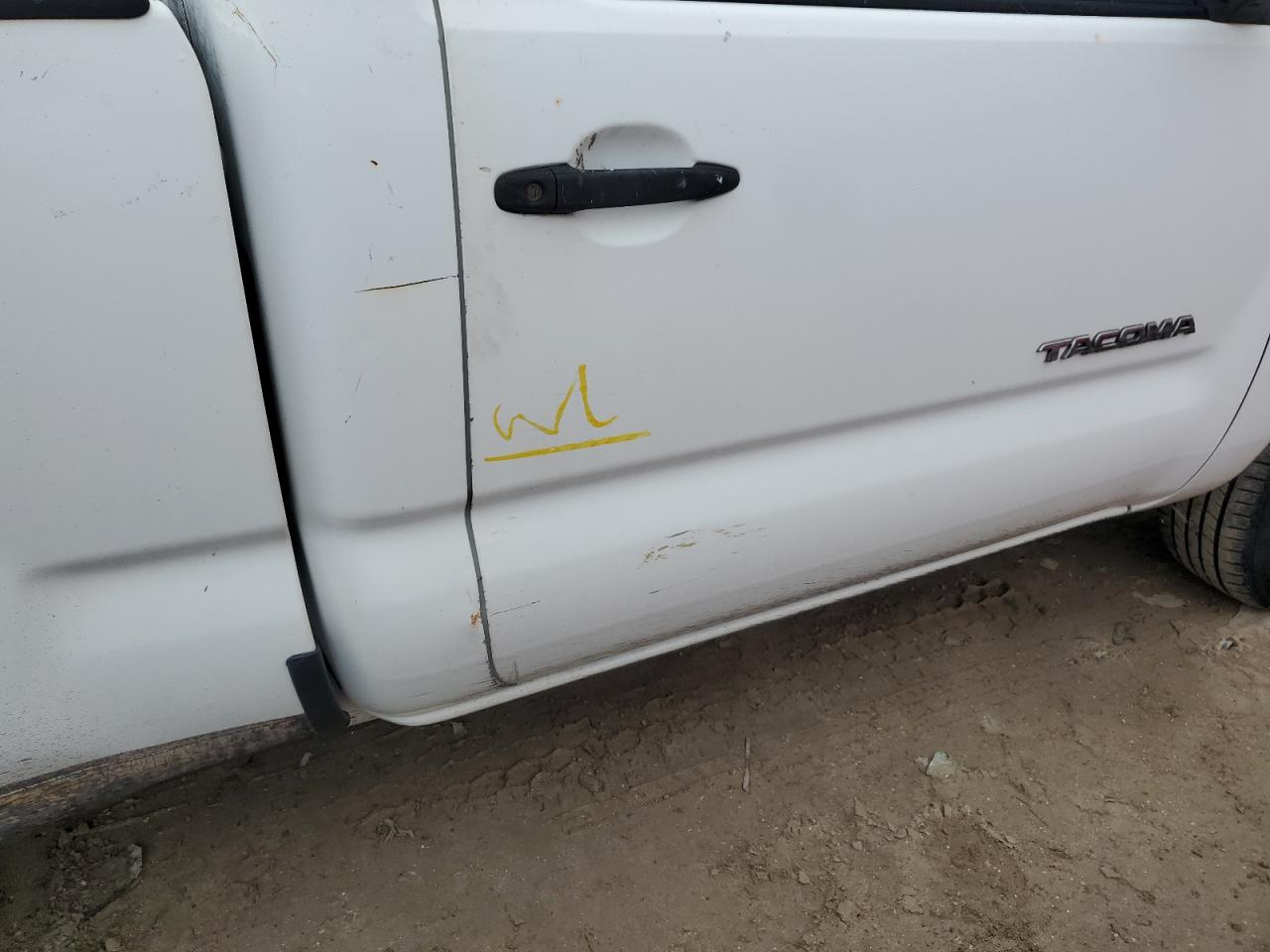 2010 Toyota Tacoma - Image 12