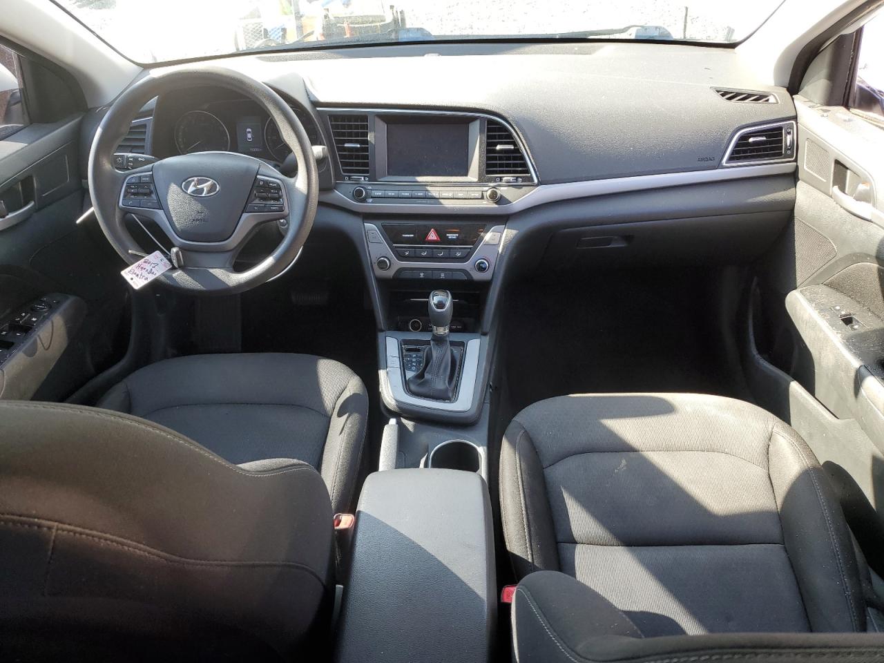 2018 Hyundai Elantra - Image 8