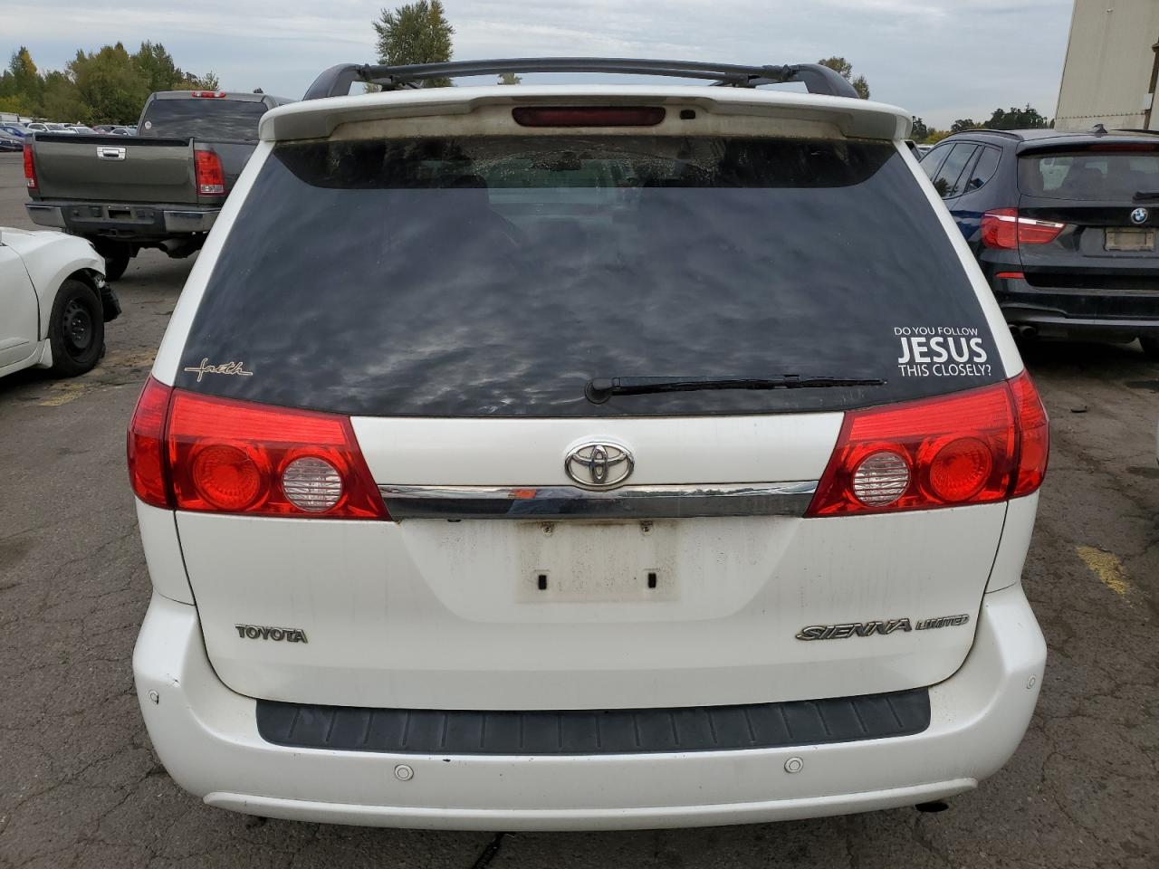 5TDYK4CC3AS312631 2010 Toyota Sienna Xle