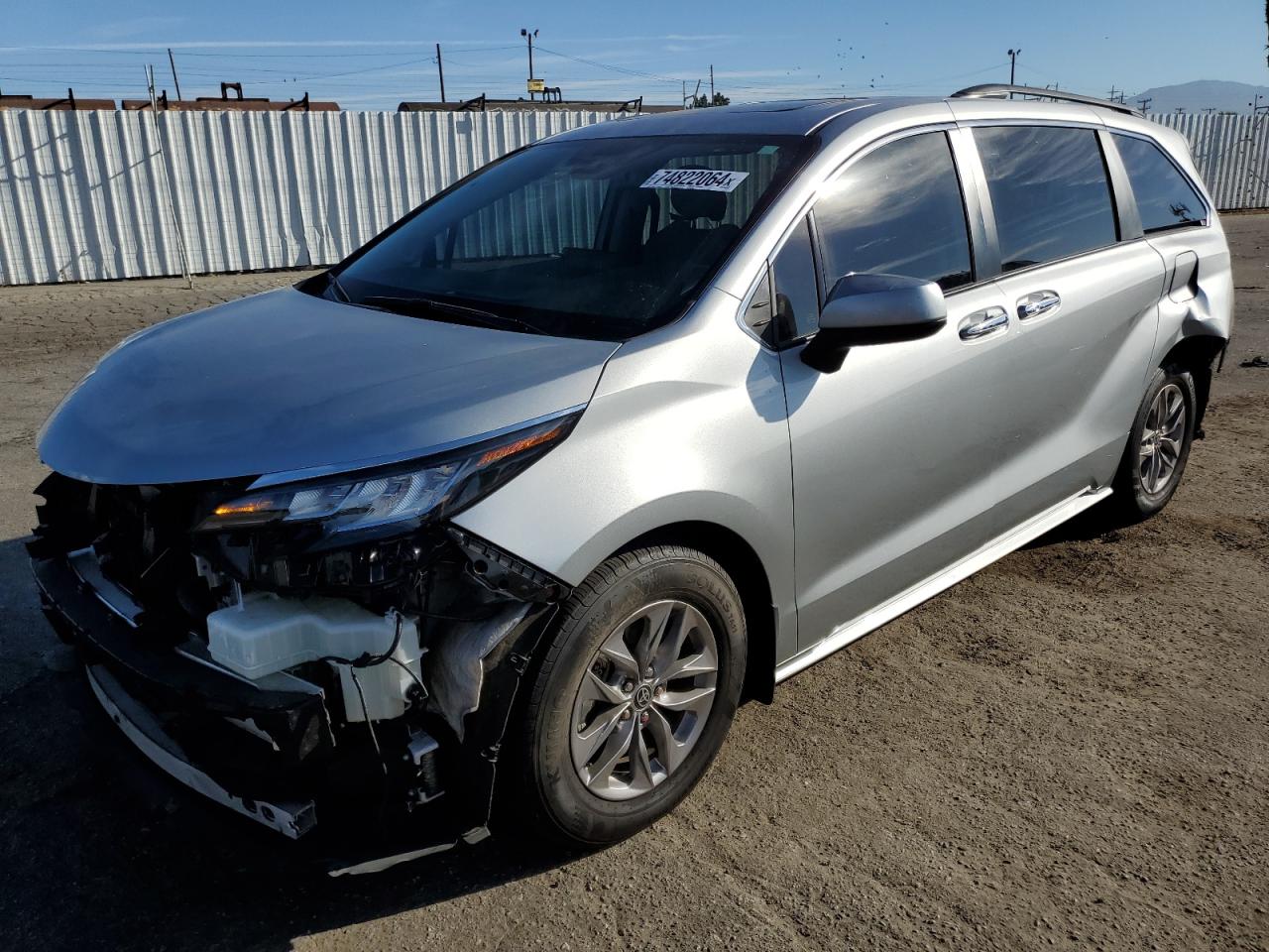 2022 Toyota Sienna - Image 1