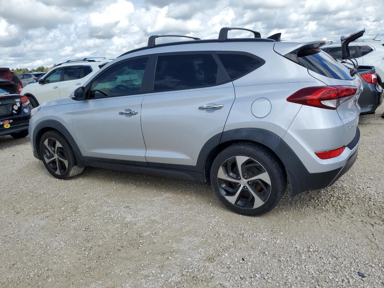 2016 Hyundai Tucson - Image 2