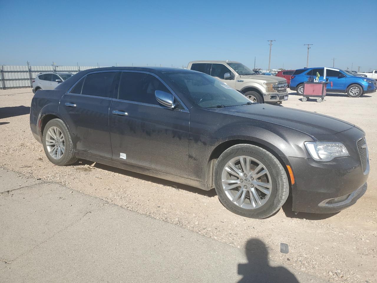 2019 Chrysler 300 - Image 4
