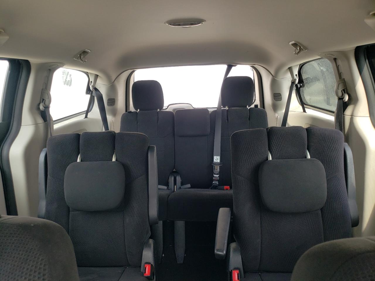 2013 Dodge Caravan - Image 10