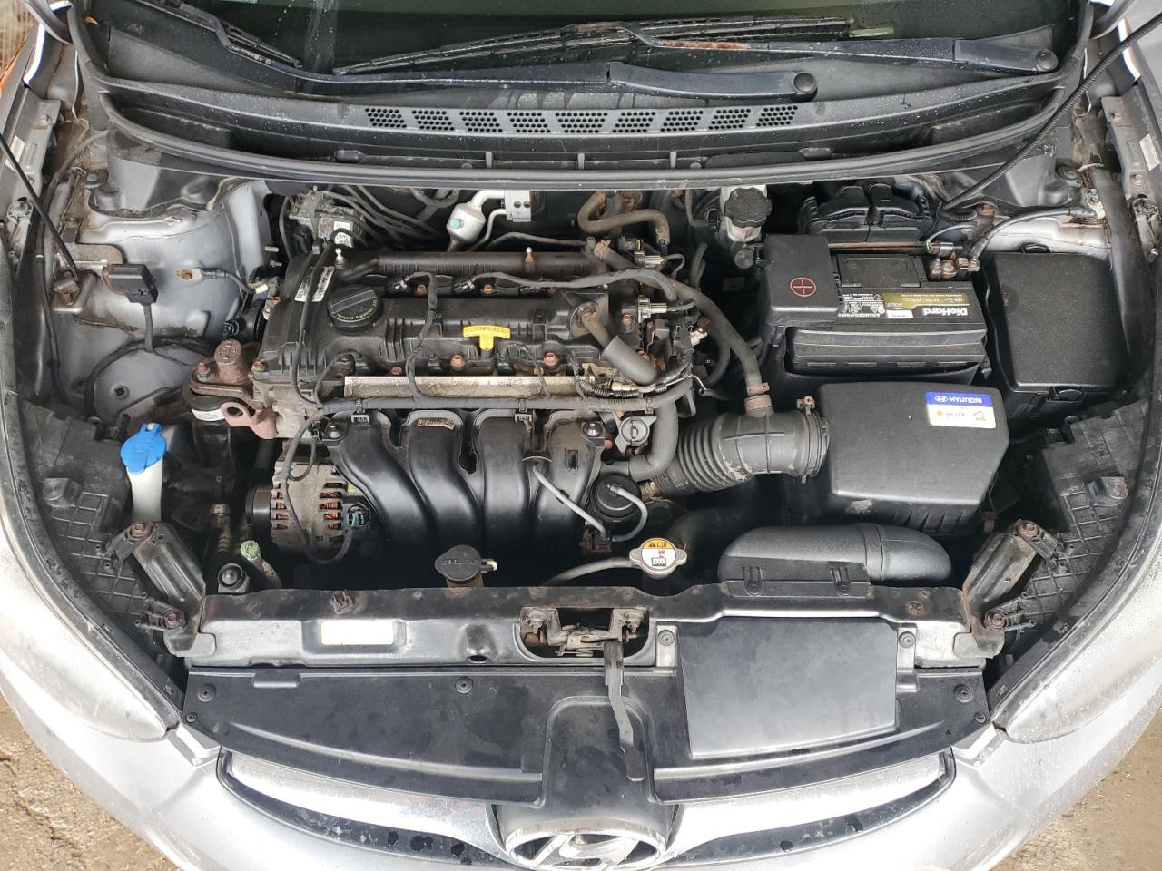 2012 Hyundai Elantra - Image 11