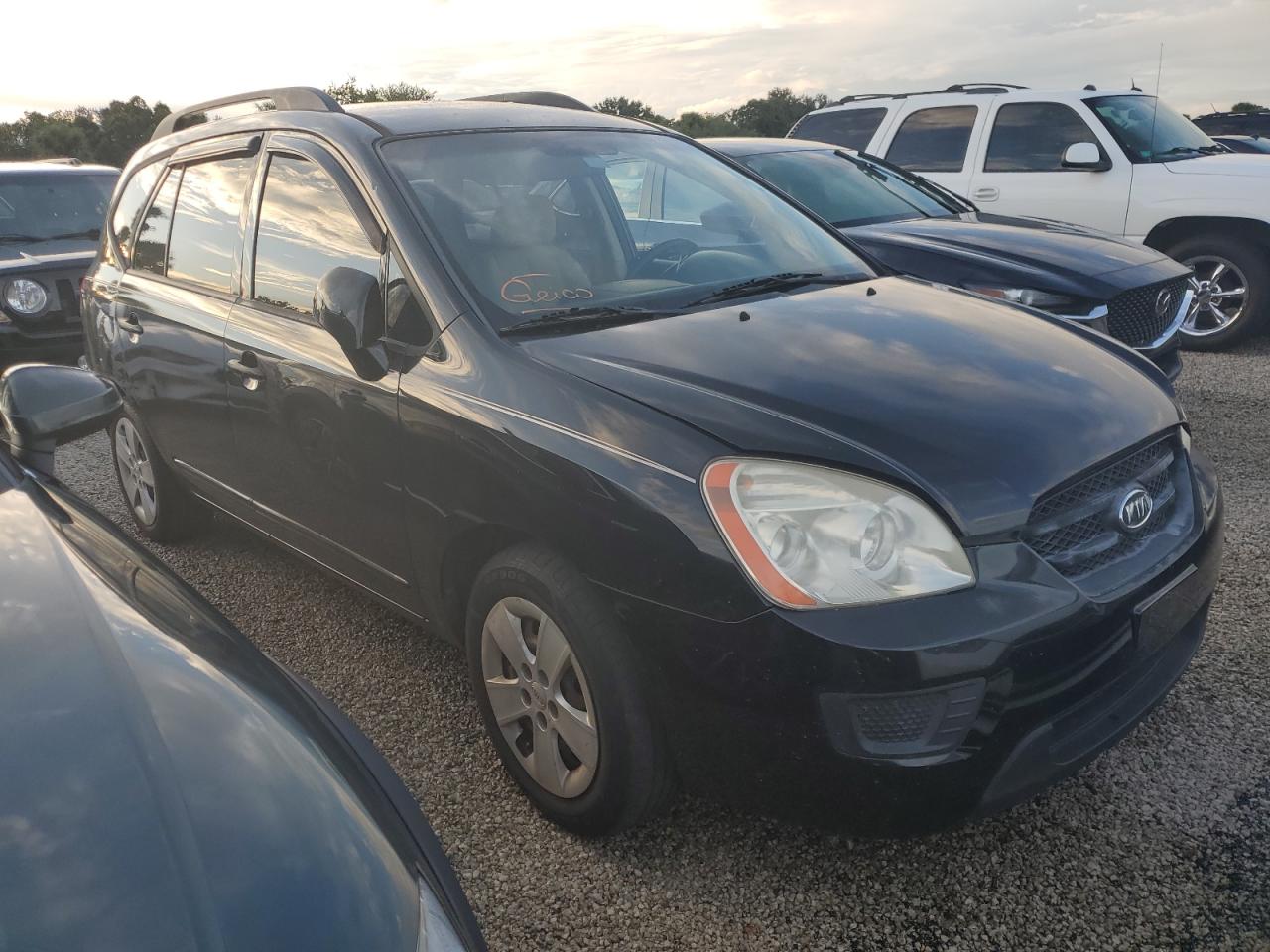 2009 Kia Rondo - Image 4