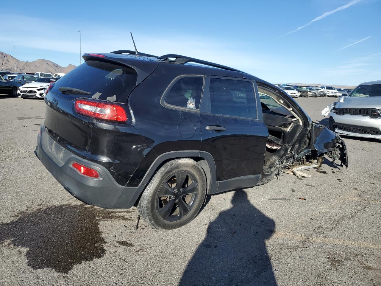 2016 Jeep Grand Cherokee - Image 3