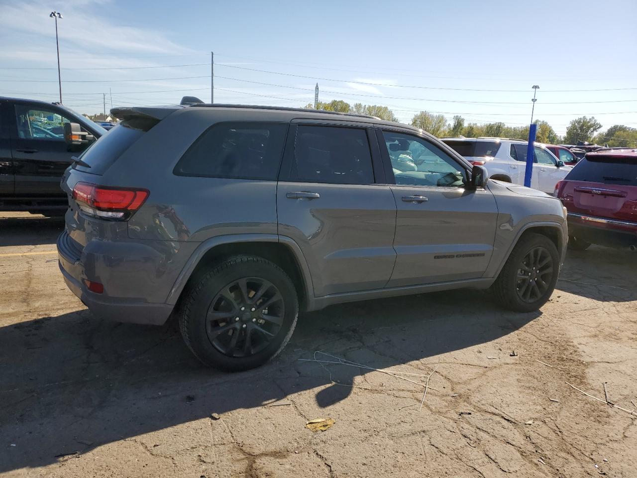 2020 Jeep Grand Cherokee - Image 3