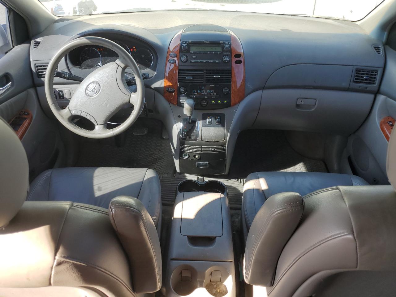 5TDZK22CX8S156835 2008 Toyota Sienna Xle