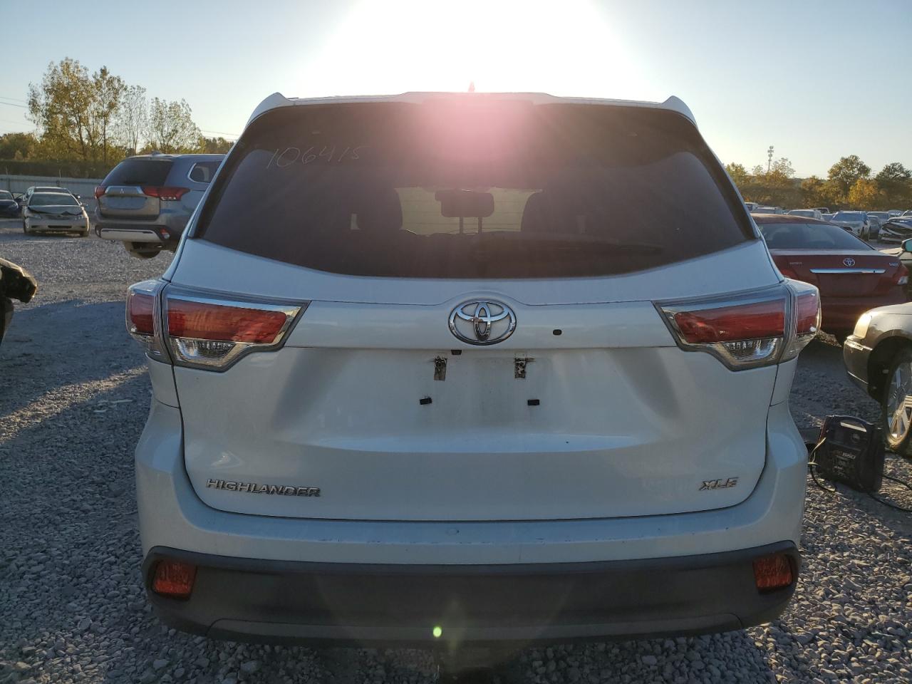 2016 Toyota Highlander Xle VIN: 5TDKKRFH8GS142236 Lot: 75879414