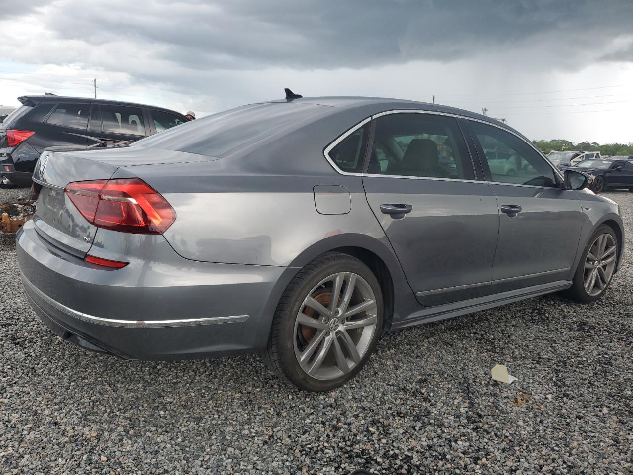 1VWDT7A37HC034115 2017 Volkswagen Passat R-Line