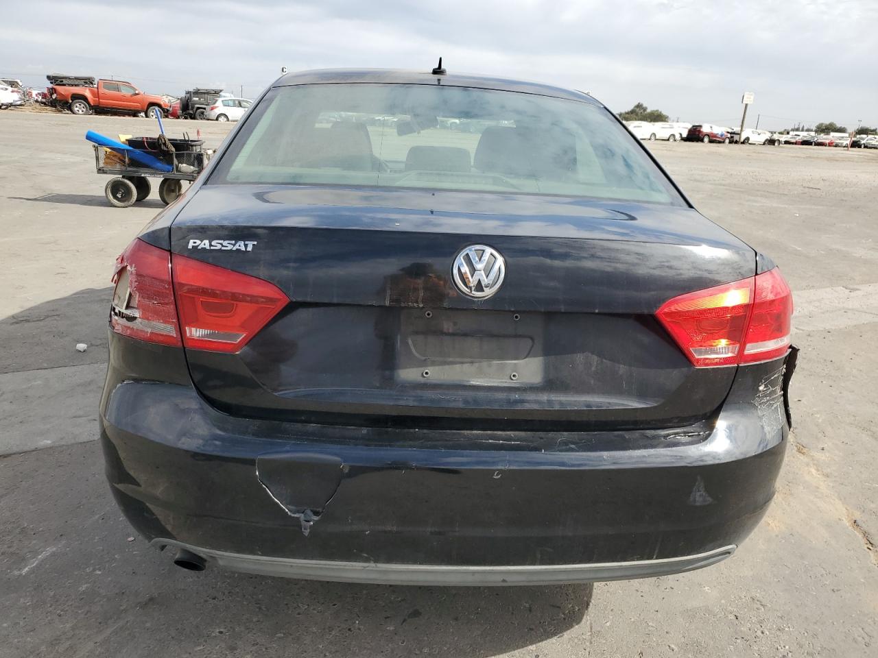 2013 Volkswagen Passat S VIN: 1VWAP7A33DC137369 Lot: 76576104