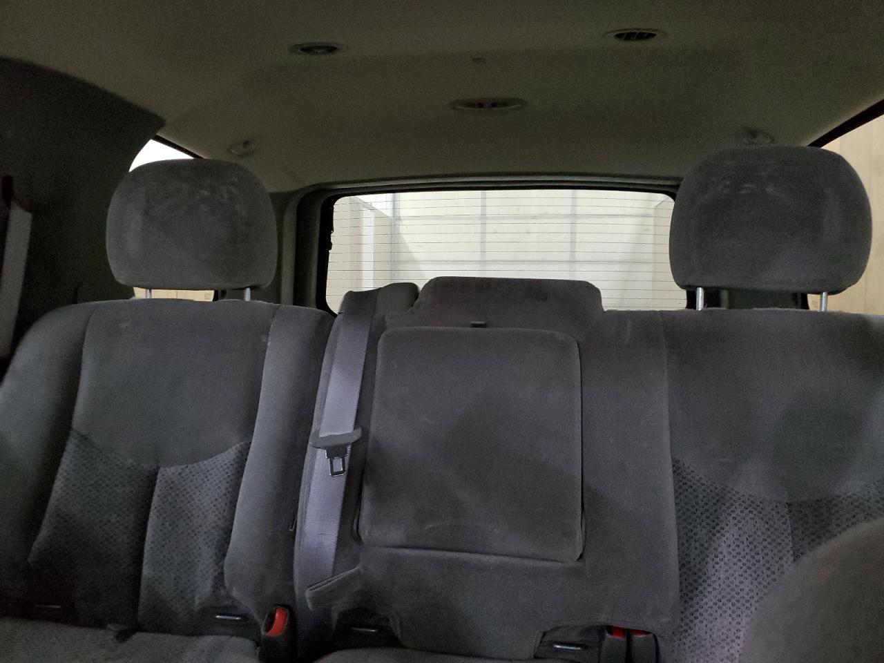 2005 Chevrolet Tahoe - Image 10