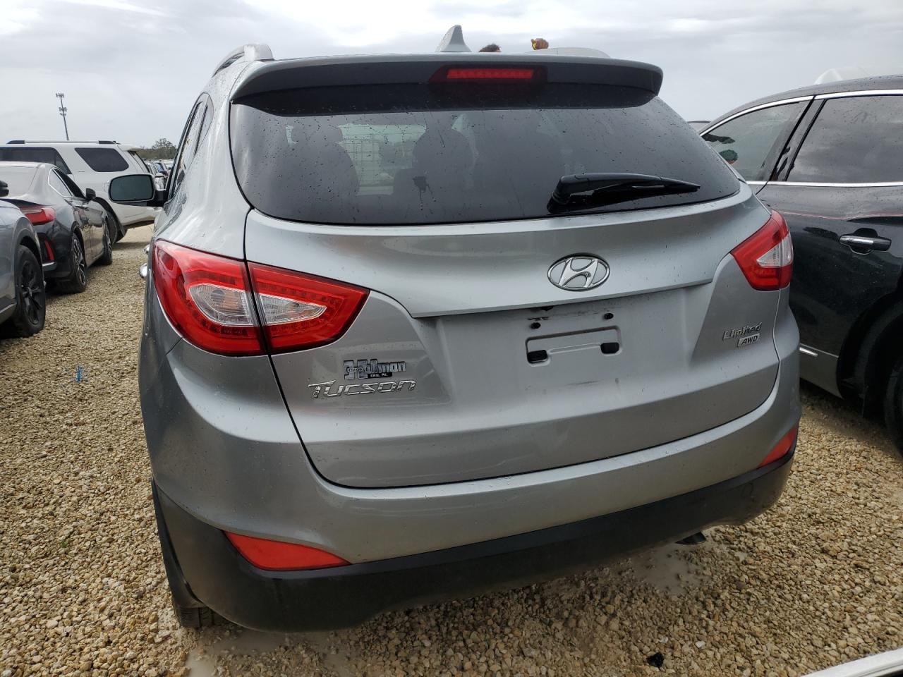 2015 Hyundai Tucson Limited VIN: KM8JUCAG4FU103585 Lot: 74188764