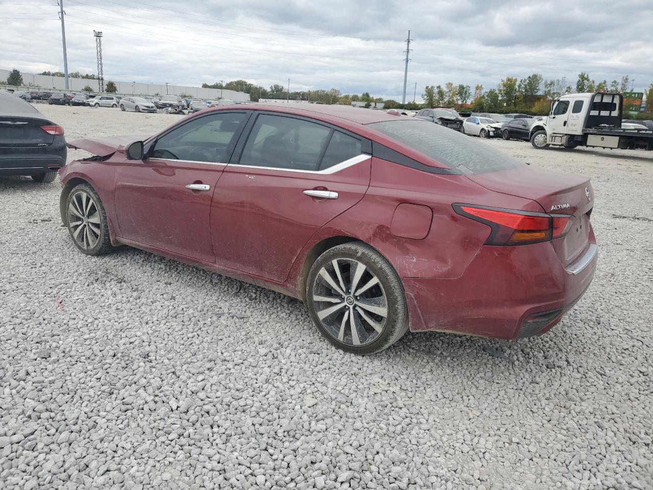 2019 Nissan Altima - Image 2